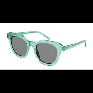 NEVER USED sunglasses